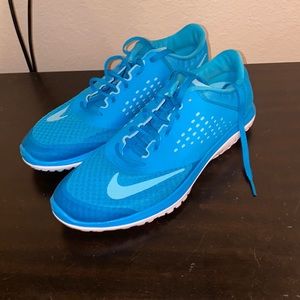 Women’s blue Nike Tennis Shoes